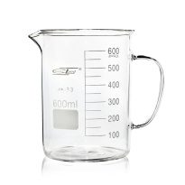 Nízká kádinka s uchem a výlevkou, 100 ml, borosilikátové sklo (BORO 3.3), ISO 3819, DIN 12331