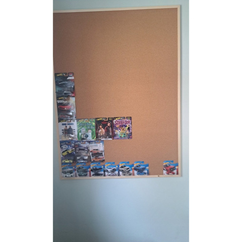 Korková tabuľa 120x90cm s drevorámom + darček pinety, samoregenerujúci korok