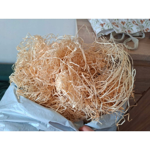 Vlna drevená prírodná ekologická výplň do darčekov a balíkov 1 kg – FSC certifikovaná